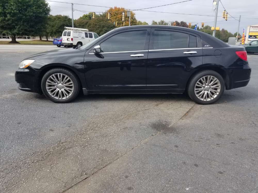 Chrysler 200 2011 Black