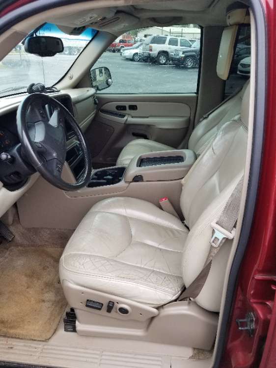 Chevrolet Suburban 2003 Red