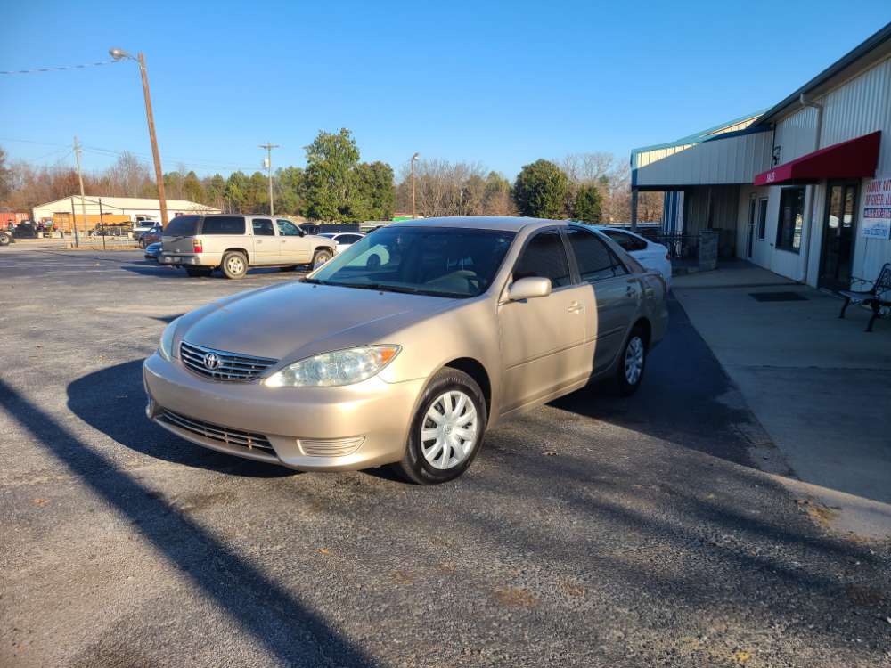 Toyota Camry 2005 Gold