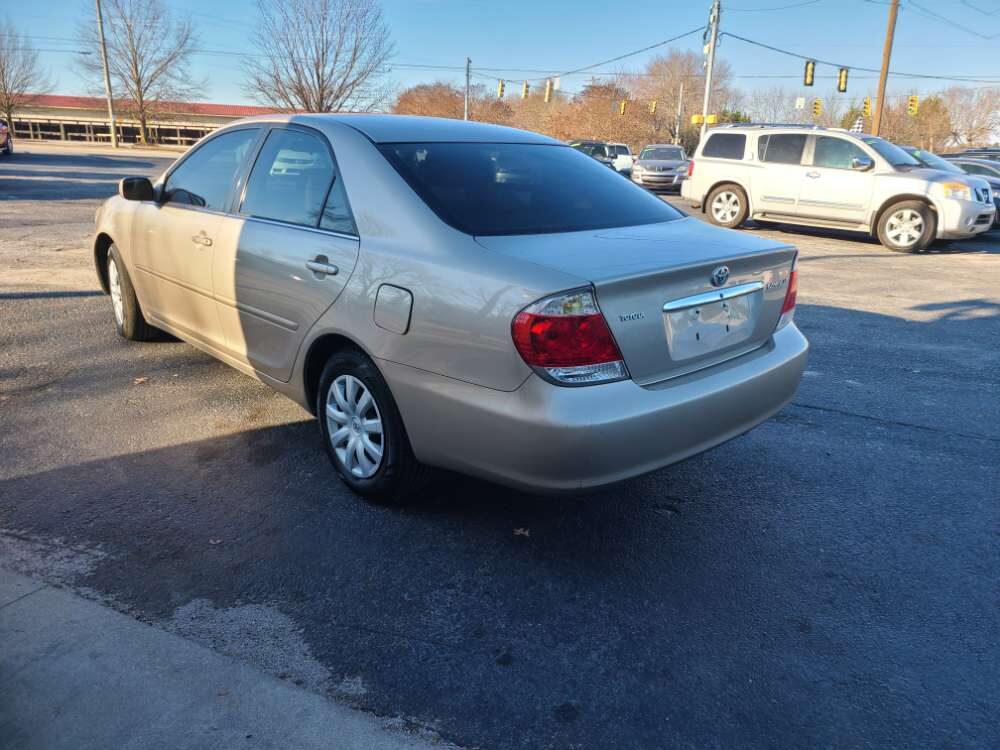 Toyota Camry 2005 Gold