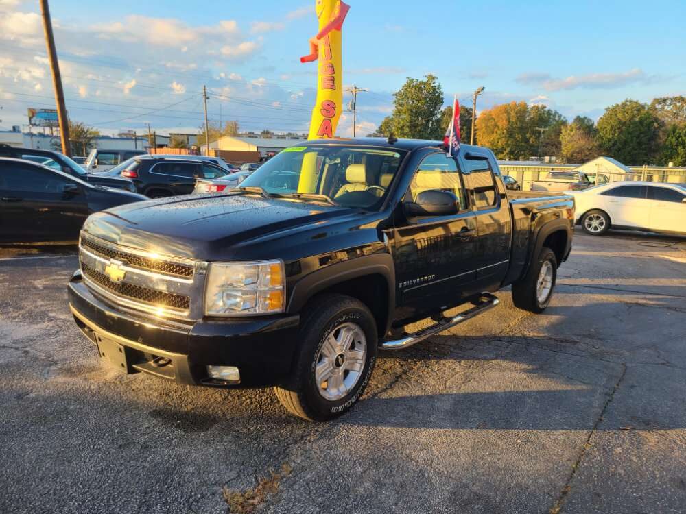 Chevrolet Silverado 2007 Black