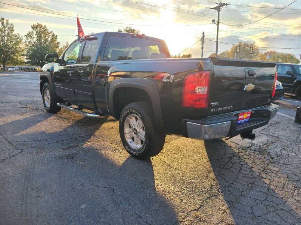 Chevrolet Silverado 2007 Black
