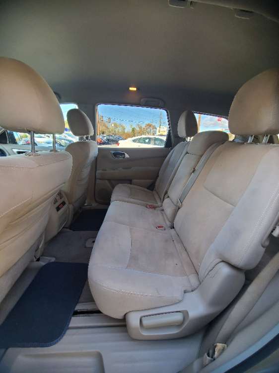 Nissan Pathfinder 2013 Gold