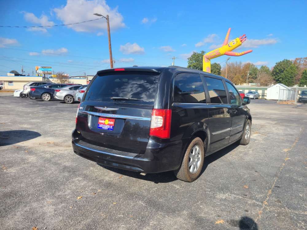 Chrysler Town & Country 2012 Black