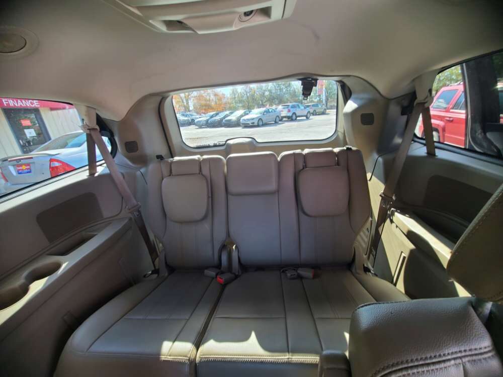 Chrysler Town & Country 2012 Black