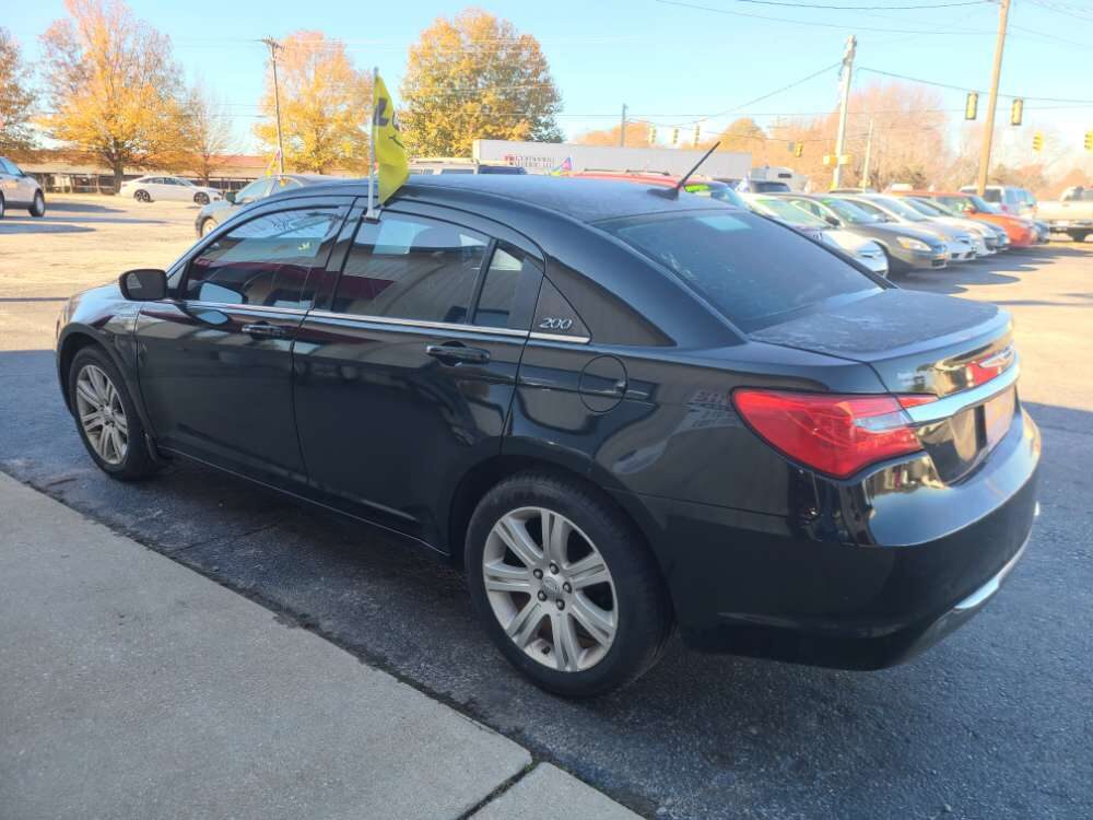 Chrysler 200 2013 Black