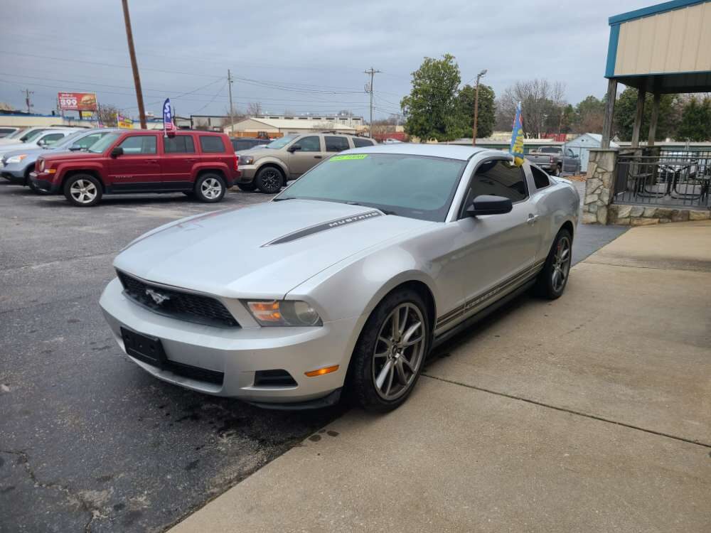 Ford Mustang 2010 Silver