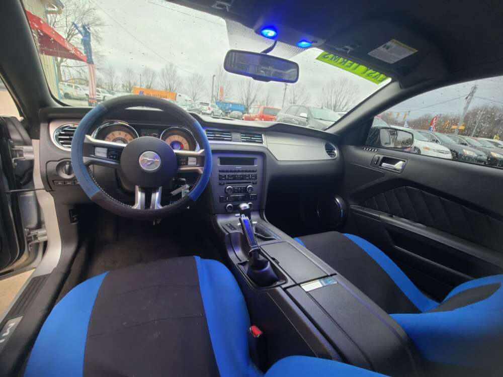 Ford Mustang 2010 Silver