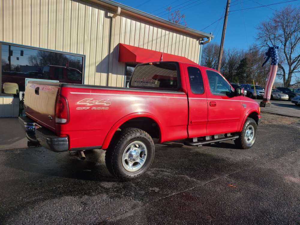 Ford F-150 1999 Red
