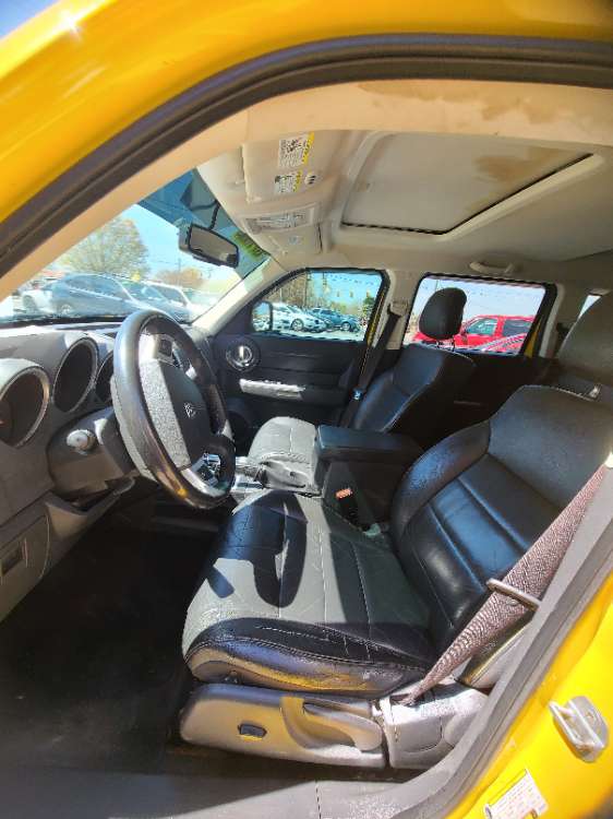 Dodge Nitro 2011 Yellow
