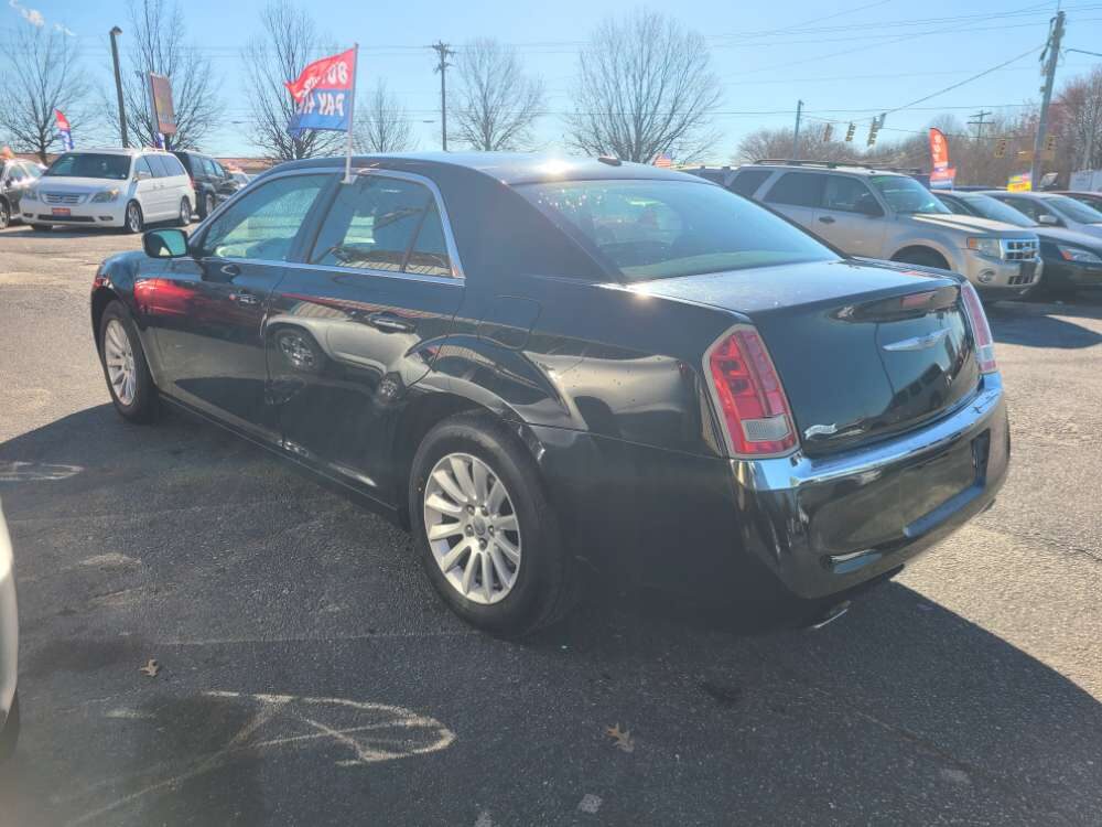 Chrysler 300C 2013 Black