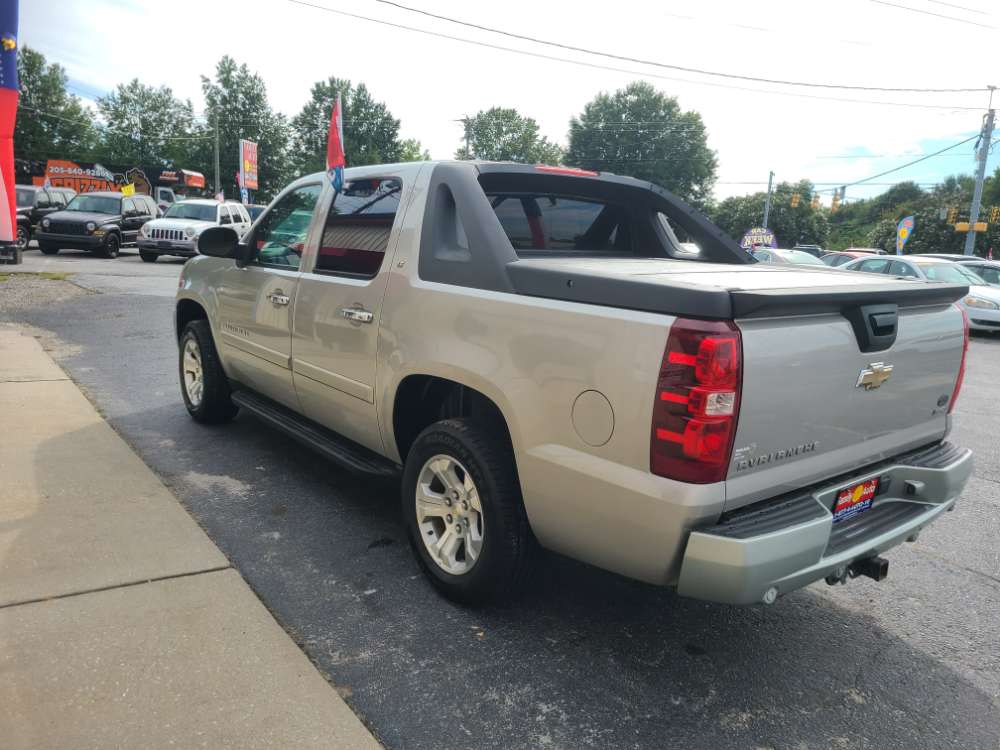Chevrolet Avalanche 2008 Gold
