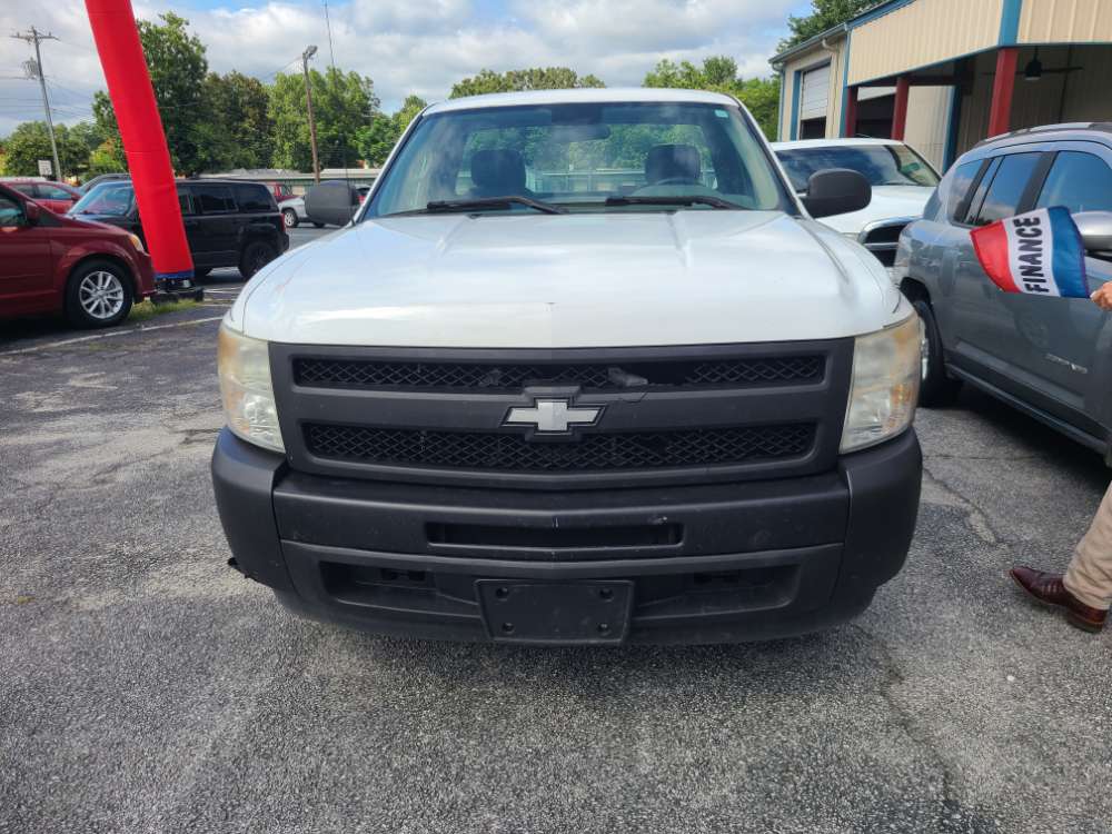 Chevy Silverado 2011 White
