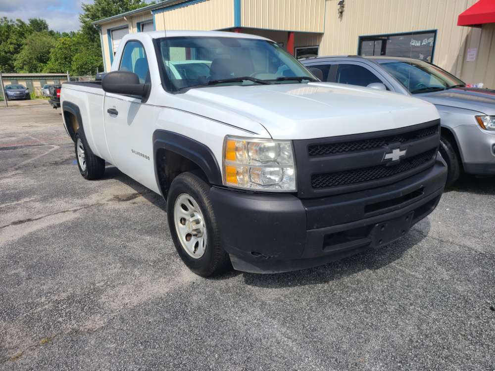 Chevy Silverado 2011 White
