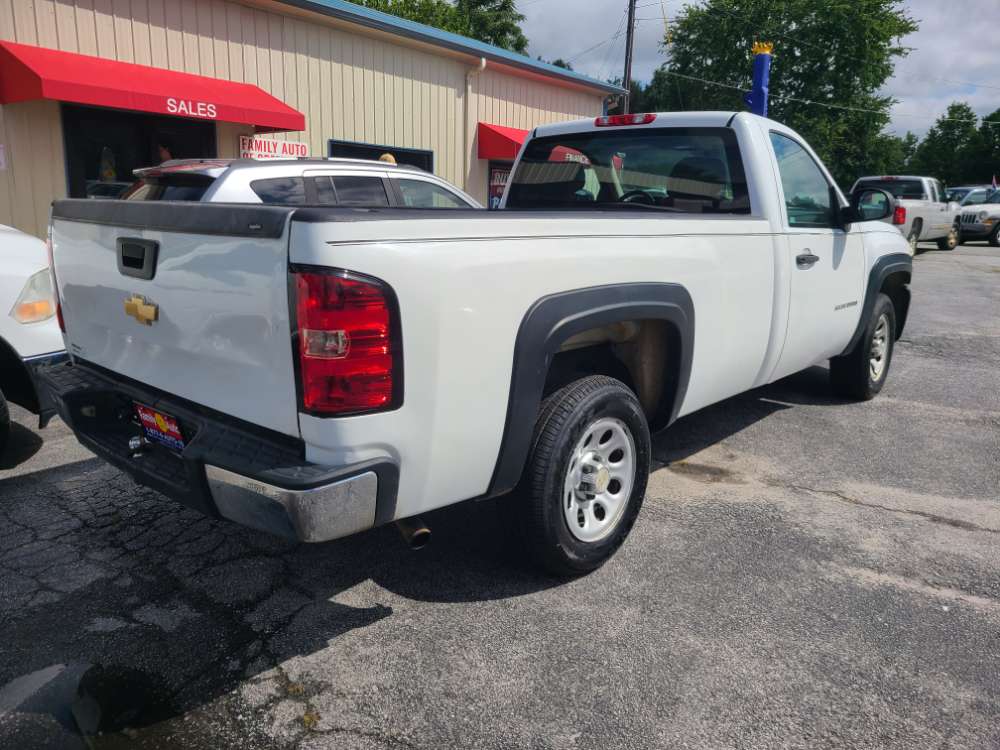 Chevy Silverado 2011 White