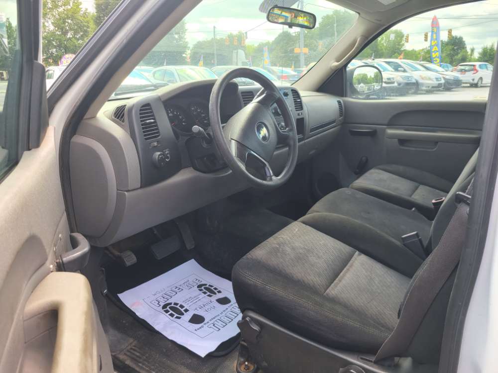 Chevy Silverado 2011 White