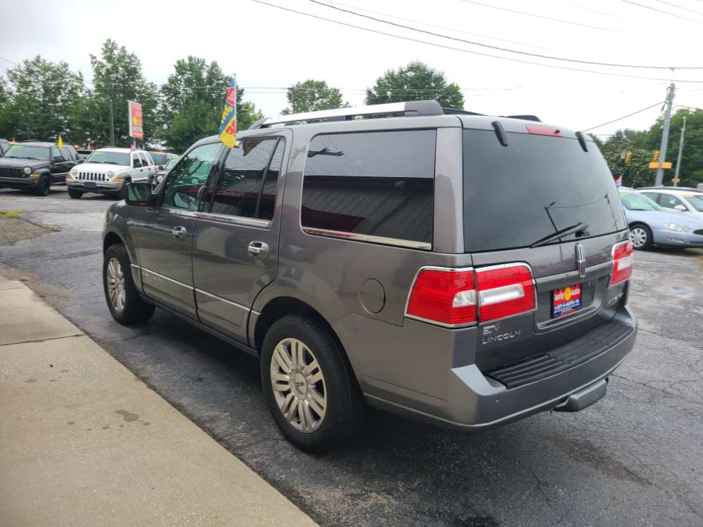 Lincoln Navigator 2011 Gray