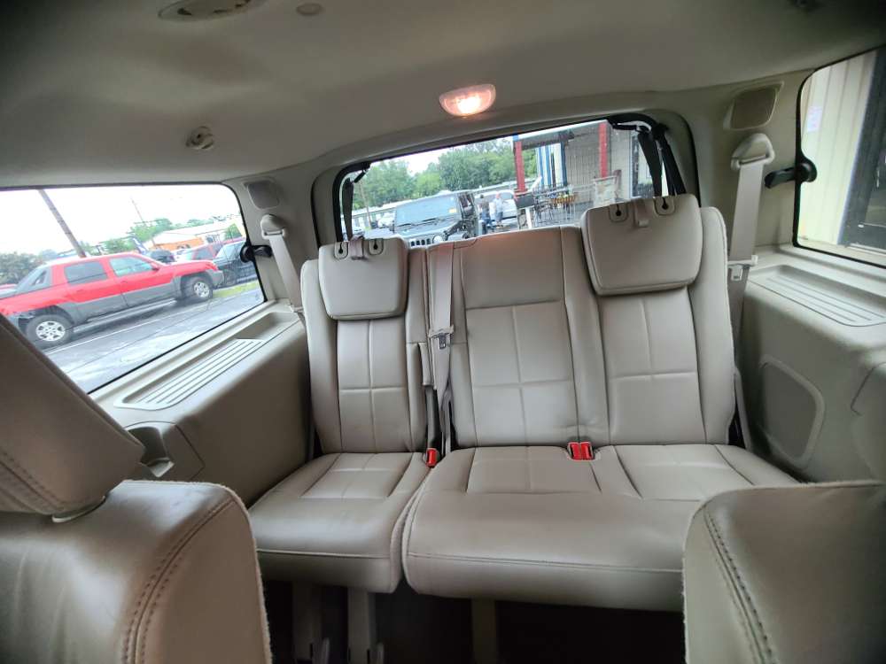 Lincoln Navigator 2011 Gray