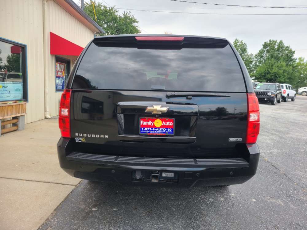 Chevy Suburban 2011 Black