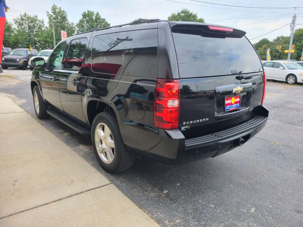 Chevy Suburban 2011 Black