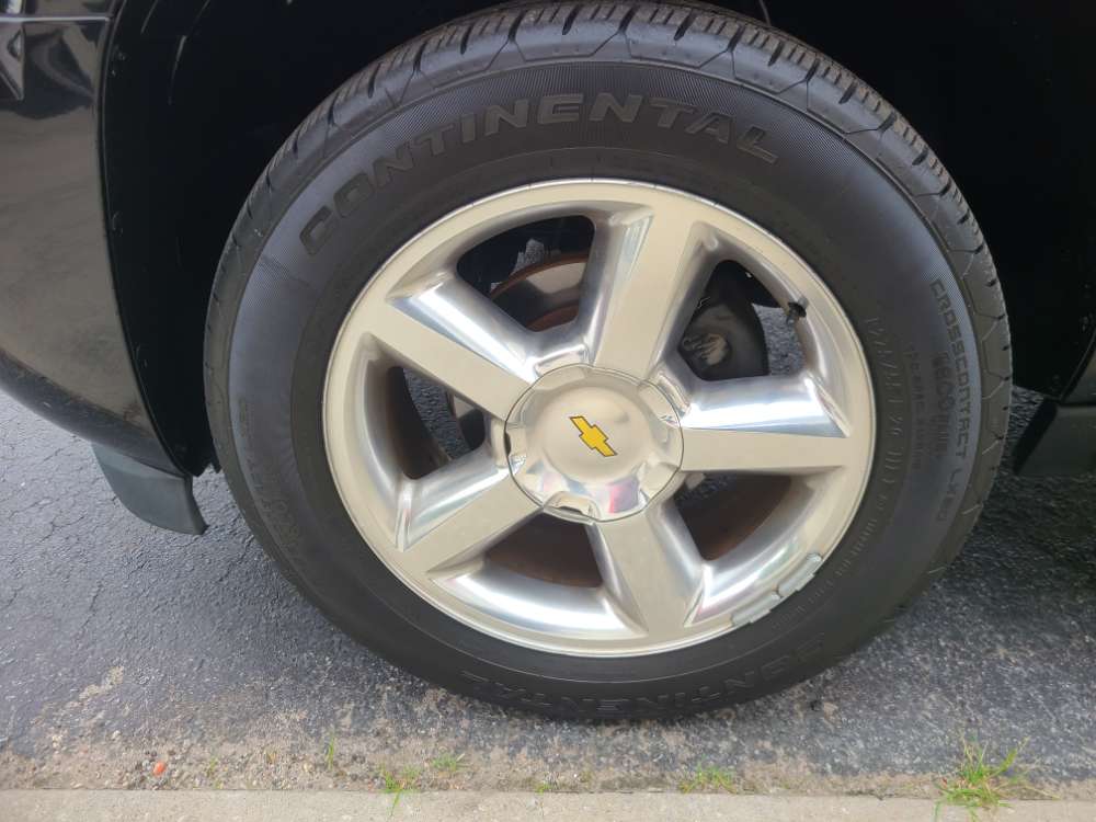 Chevy Suburban 2011 Black