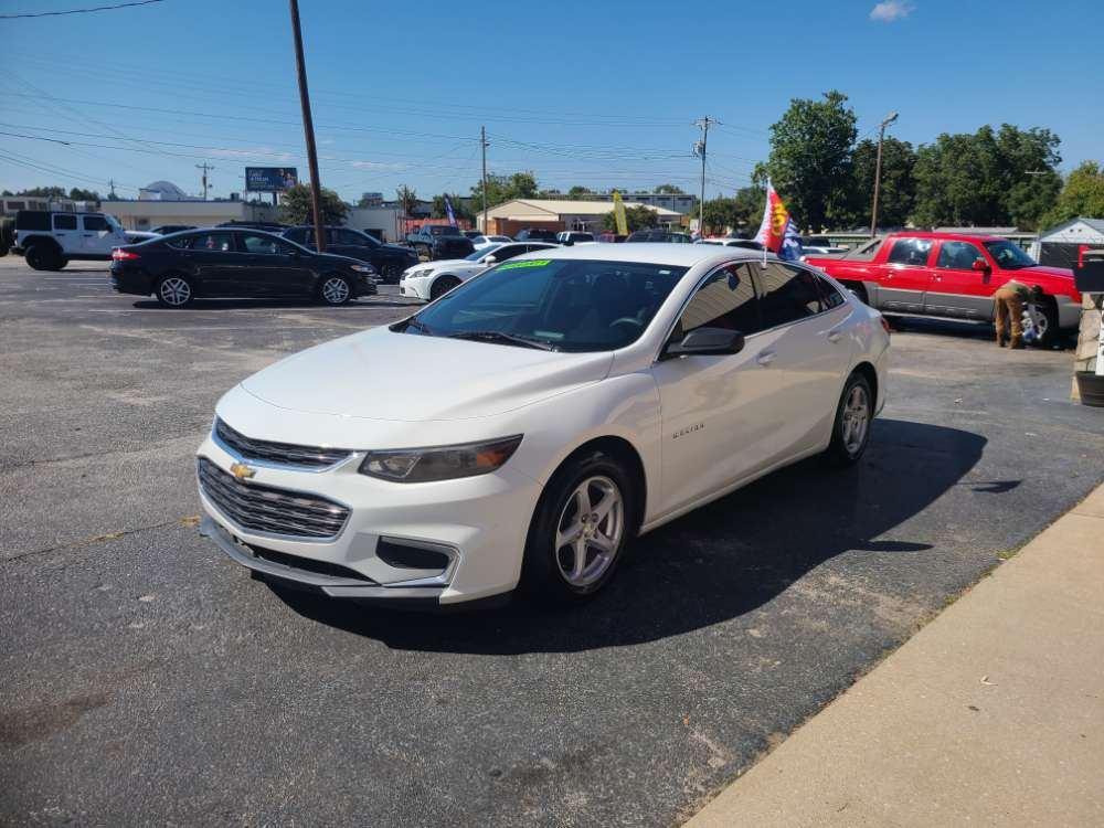 Chevrolet Malibu 2017 Whtie