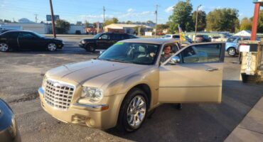 Chrysler 300, 300C 2006 Gold