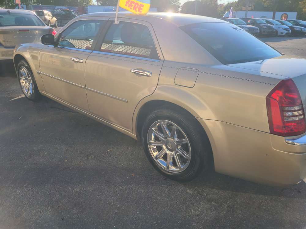 Chrysler 300, 300C 2006 Gold