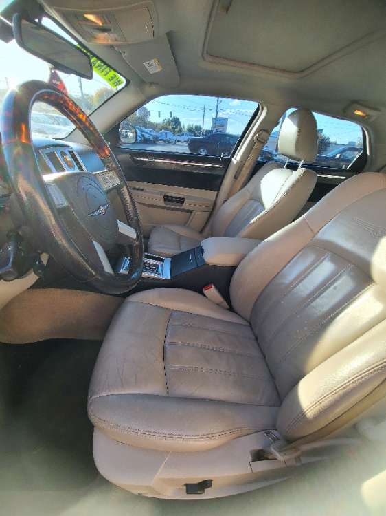 Chrysler 300, 300C 2006 Gold