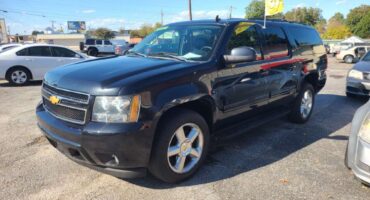 Chevrolet Suburban 2012 Black