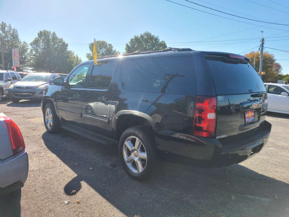 Chevrolet Suburban 2012 Black