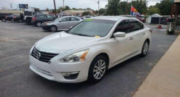 Nissan Altima 2015 White