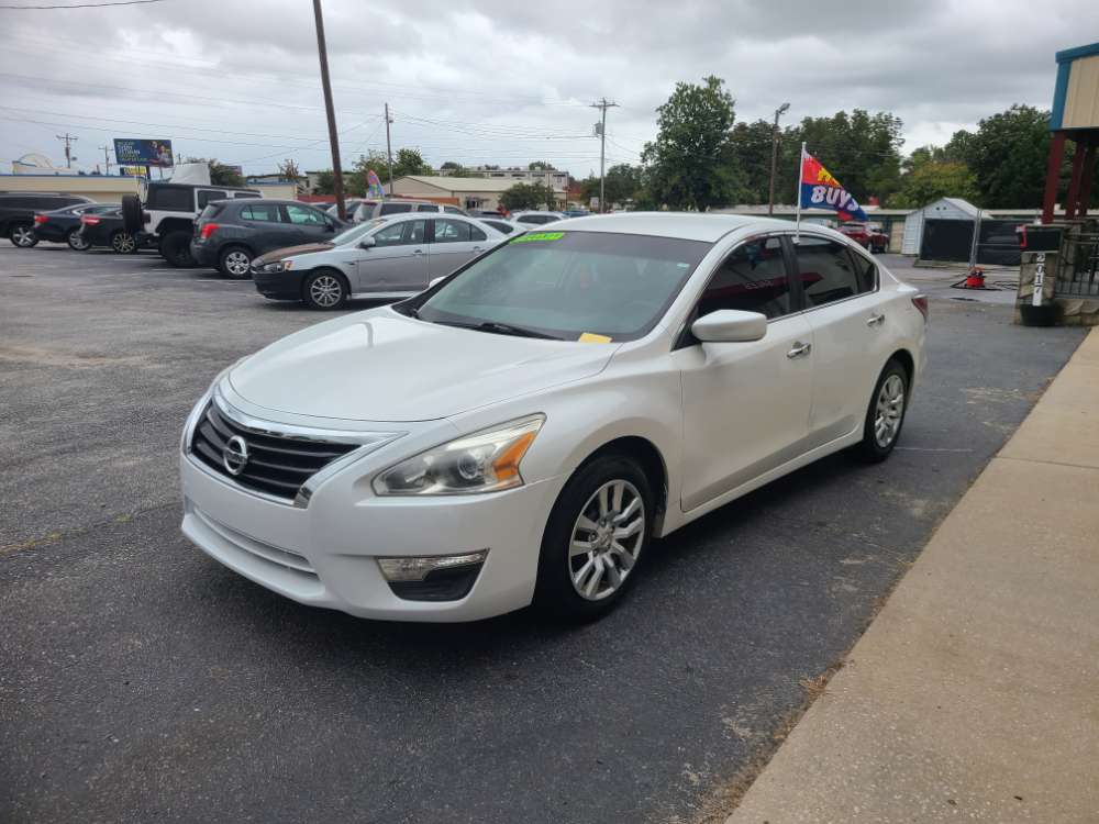Nissan Altima 2015 White