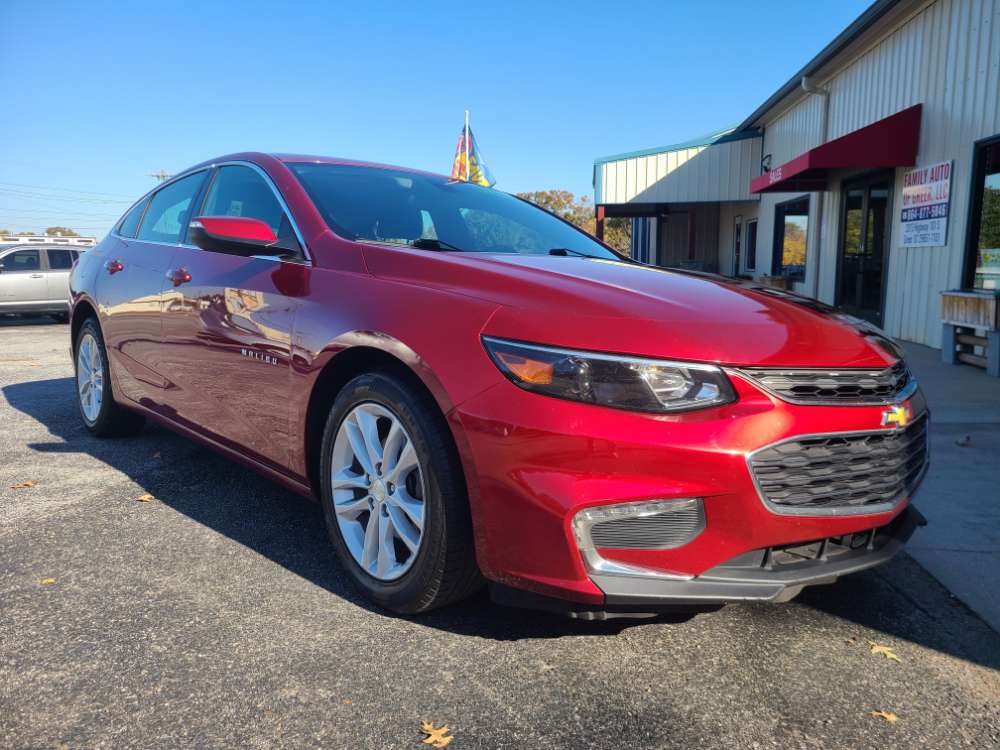 Chevrolet Malibu 2017 Red