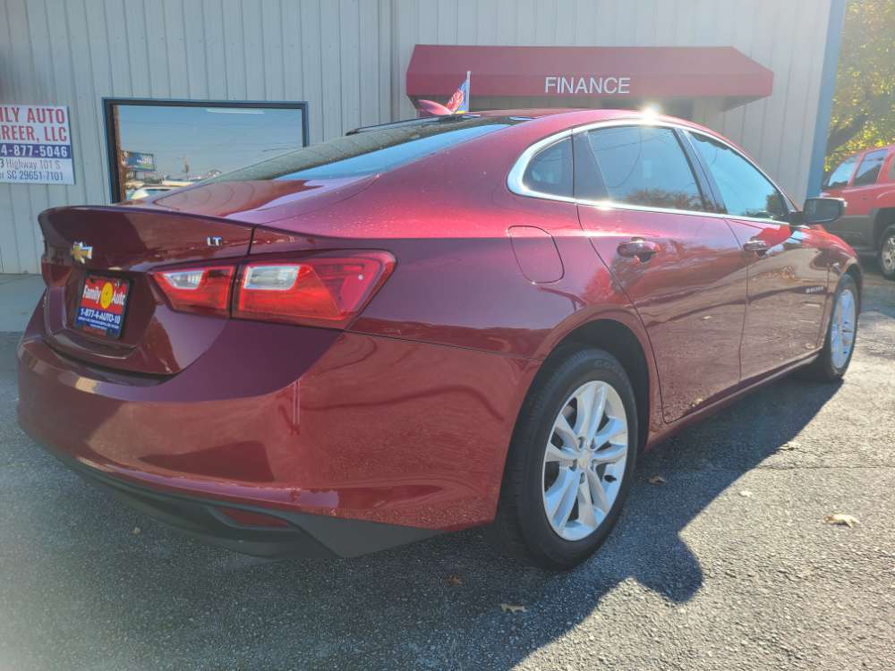 Chevrolet Malibu 2017 Red