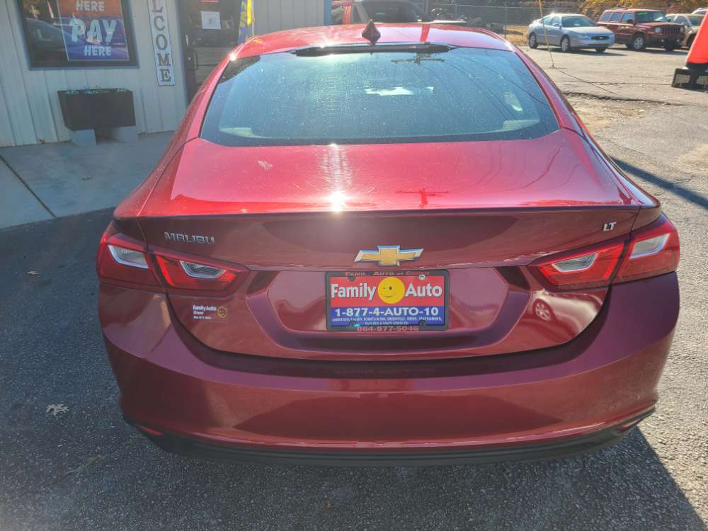 Chevrolet Malibu 2017 Red