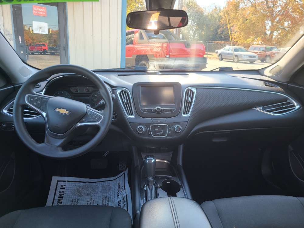 Chevrolet Malibu 2017 Red