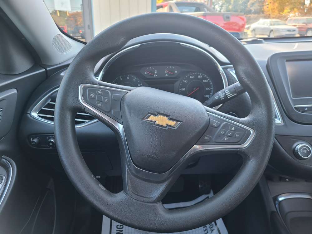 Chevrolet Malibu 2017 Red