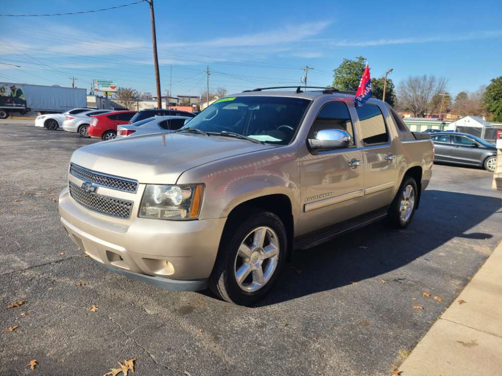 Chevrolet Avalanche 2008 Gold