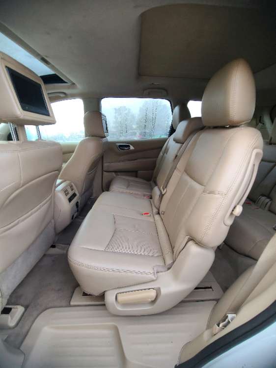 Nissan Pathfinder 2015 White
