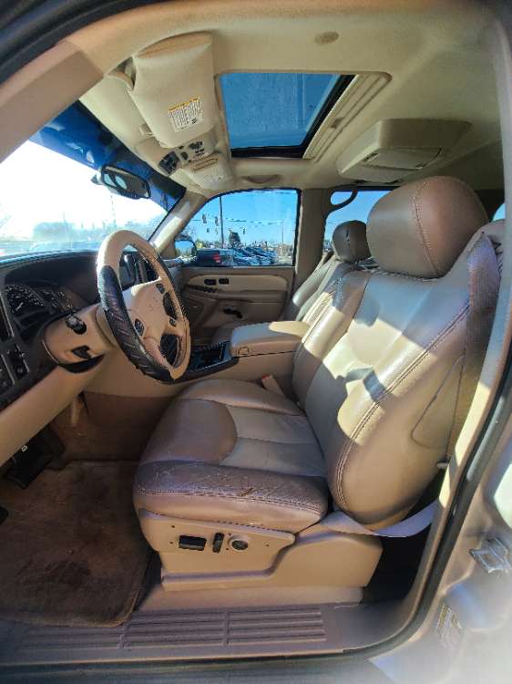 Gmc Yukon 2004 Gold