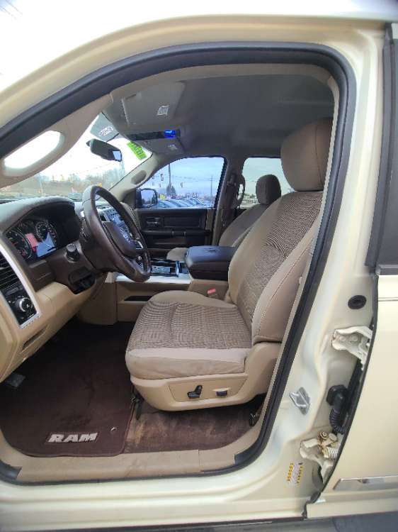 Dodge Ram 1500 2010 White