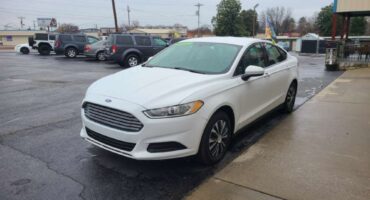 Ford Fusion 2013 White