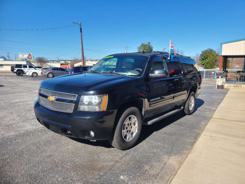 Chevrolet Suburban 2014 Black