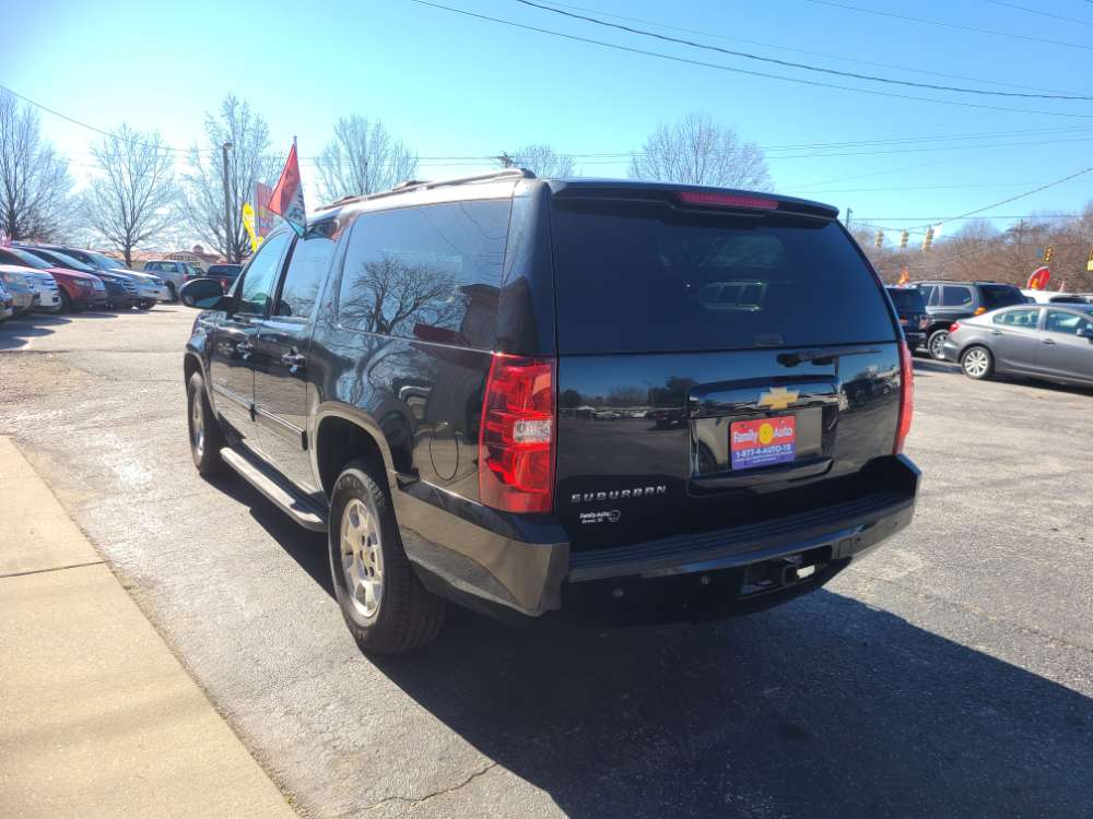 Chevrolet Suburban 2014 Black