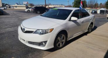 Toyota Camry 2017 White